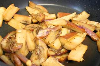 Eggplant with Sauce-flavored Minced Pork recipe