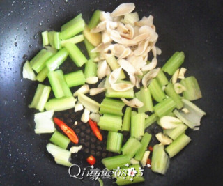 Vegetarian Sauteed Celery and Lily recipe