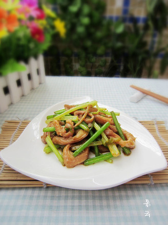 Stir-fried Large Intestine with Celery recipe