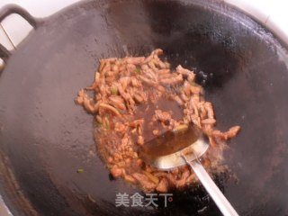 Stir-fried Pork with Garlic Leaves recipe