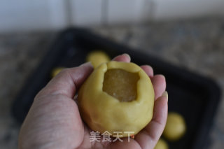 #新良第一节烤大赛#cantonese-style Double Egg Yolk Coconut Paste Mooncake recipe