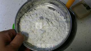 Cantonese-style Coconut Milk Fragrant Mooncakes recipe