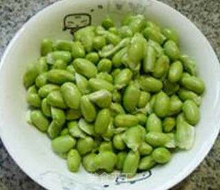 Stir-fried Edamame with Sauerkraut and Lean Pork Shreds recipe