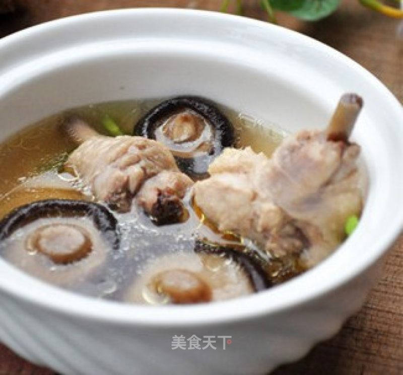 Stewed Chicken Root with Mushrooms