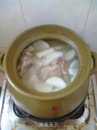 After 61, Make A Big Bone Soup with White Radish. recipe