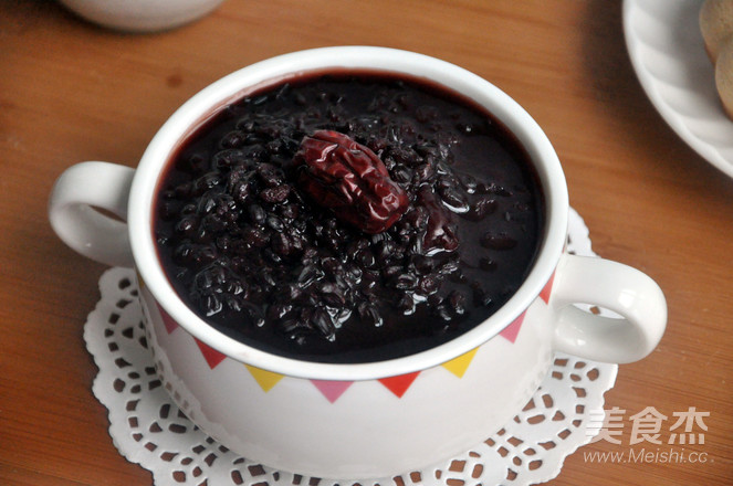 Brown Sugar, Red Dates and Black Rice Porridge recipe