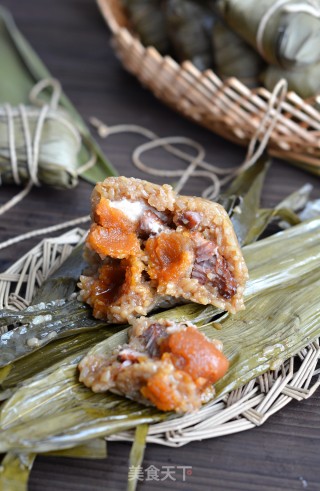 Salted Egg Yolk and Meat Dumplings recipe