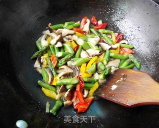 Stir-fried Asparagus with Fresh Mushrooms recipe