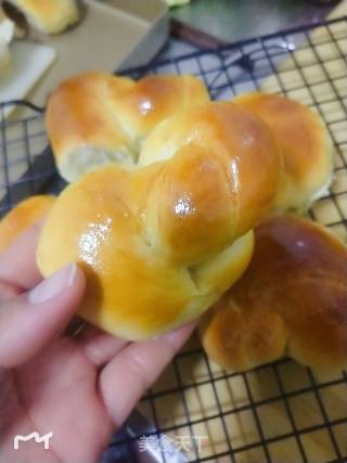 Light Cream Bean Paste Buns recipe