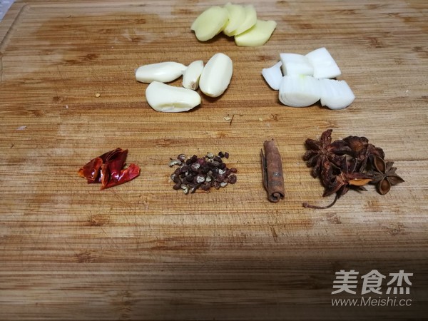 Braised Pork Belly with Sauerkraut recipe