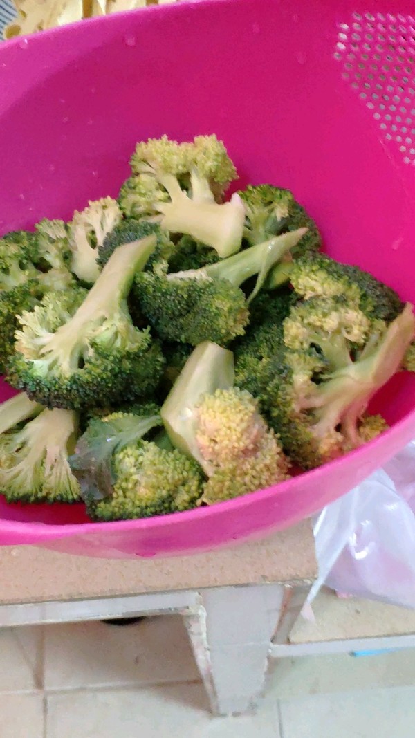 Broccoli with Scallops recipe