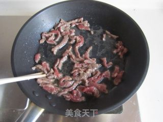 Stir-fried Udon Noodles with Black Pepper Beef recipe