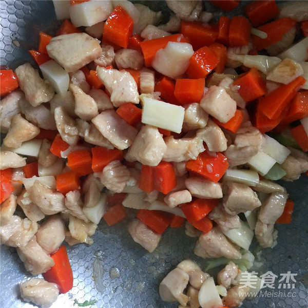 Stir-fried Chicken with Delicious Sauce recipe