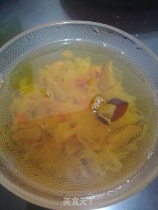 Peach Gum Fungus Soup recipe