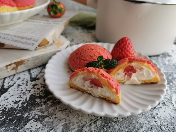 Strawberry Meringue Puffs recipe