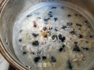 Congee with Preserved Egg and Lean Meat recipe