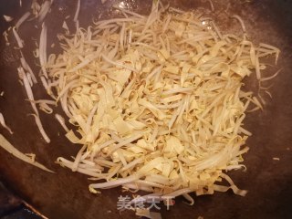 Fried Bean Sprouts with Bean Curd recipe