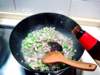 Home-cooked Dish "fried Sprouts with Coprinus Mushroom" recipe