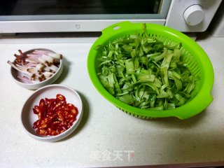 Stir-fried Bacon with Water Spinach recipe