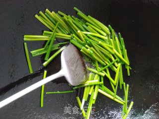 Stir-fried Shredded Pork with Chives recipe