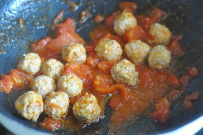 Meatball Rice with Tomato Sauce recipe