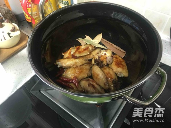 Chicken Wings Stewed with Dried Potatoes recipe