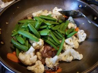 Stir-fried Cauliflower Sweet Beans with Bacon recipe