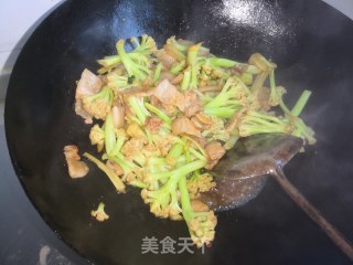 Stir-fried Pork Belly with Organic Cauliflower recipe