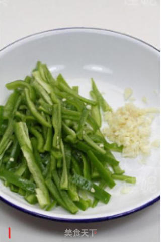 Stir-fried Frozen Bamboo Shoots with Garlic Sprouts recipe