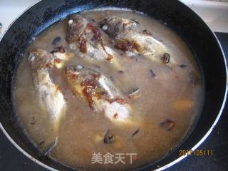 Braised Small Fish in Sauce recipe