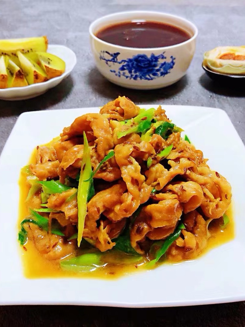 Stir-fried Lamb Slices with Scallions
