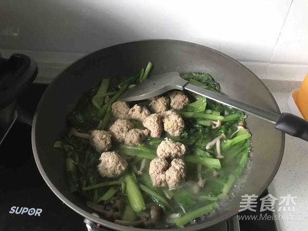 Braised Meatballs with Chinese Cabbage recipe