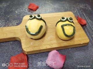 Cartoon Little Yellow Man Bun recipe