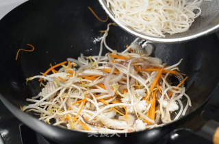 Variety Seafood Fried Noodles recipe