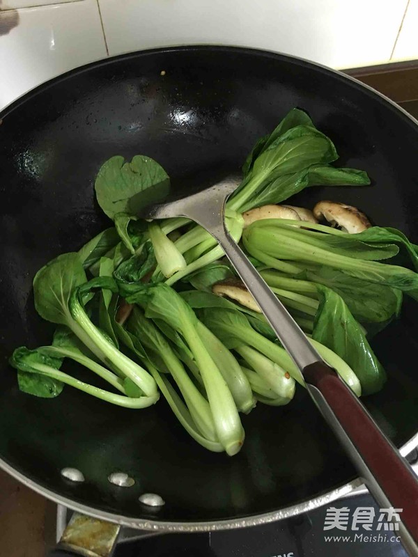 Shanghai Green Stir-fried Shiitake Mushrooms recipe