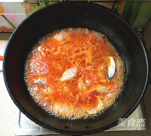 Boiled Pansa Fish in Tomato Sour Soup recipe