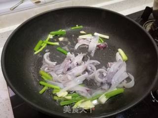 Fried Squid with Onion recipe