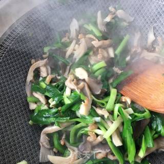 Stir-fried Sea Rice with Leek and Oyster Mushroom recipe