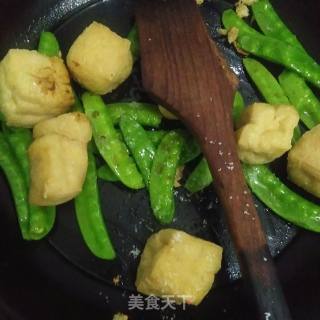 Fried Tofu with Snow Peas recipe