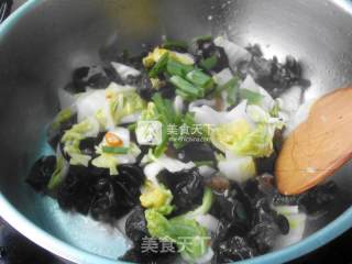 Stir-fried Cabbage with Fungus recipe