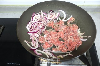 Fried Beef with Onion recipe