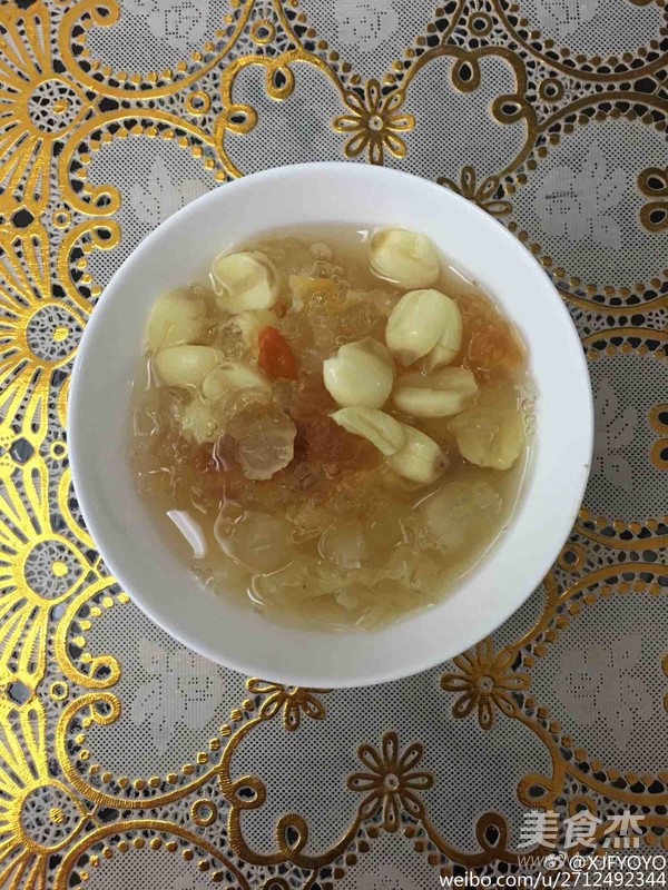 Peach Gum Soap Soup Tremella Lotus Seed Soup recipe