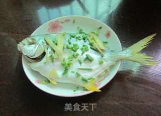 Steamed Golden Pomfret recipe