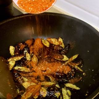 Dried Cumin Cicada Pupa recipe