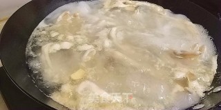 Sour Radish Duck Foot Soup recipe