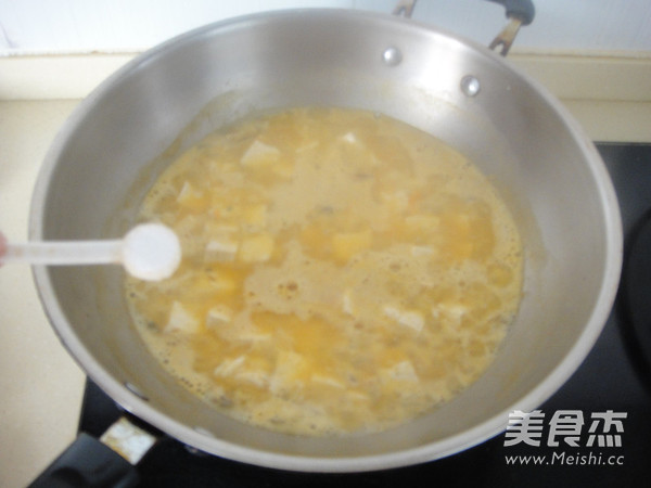 Crab Noodles and Tofu Soup recipe