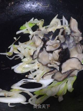 Stir-fried Mushrooms with Lettuce recipe