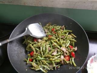 Stir-fried Meat with Cowpea recipe