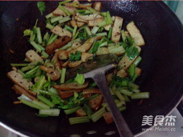 Celery Stir-fried Tofu recipe