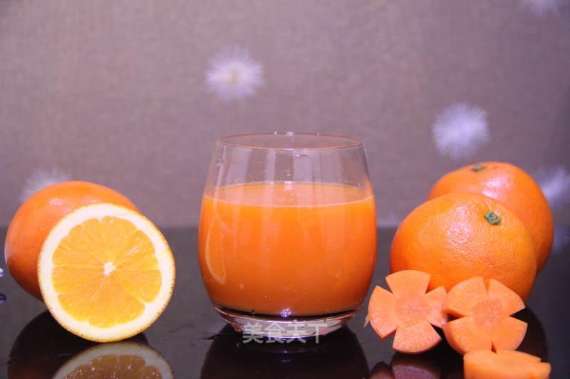 Freshly Squeezed Carrot and Orange Juice